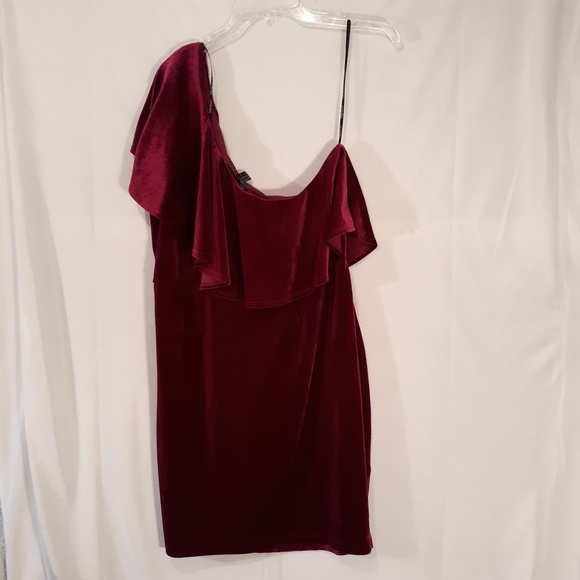 Forever21 One Shoulder Velvet Dress - Picture 8 of 8